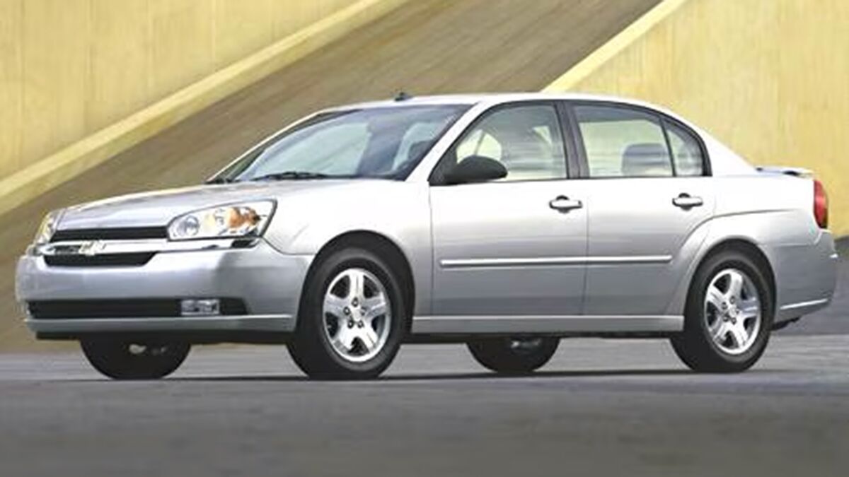 2006 Chevrolet Malibu parked outside.
