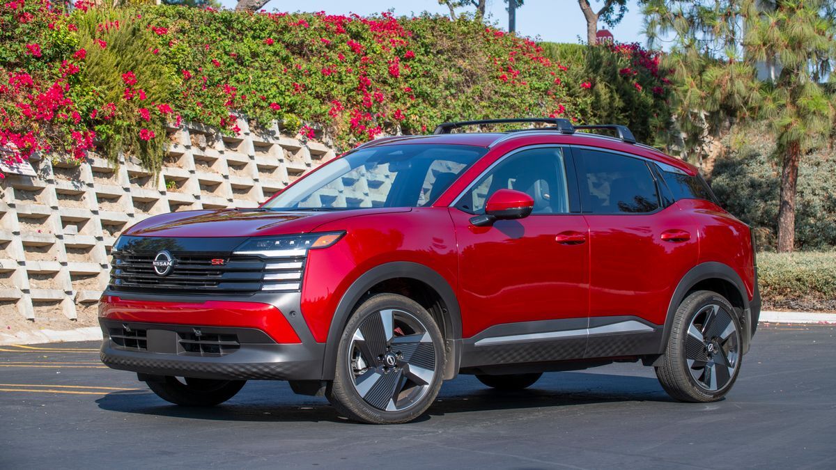 2025 Nissan Kicks SR