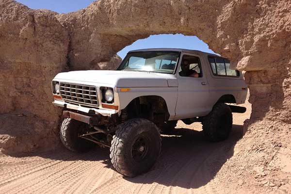 ford bronco rock crawler