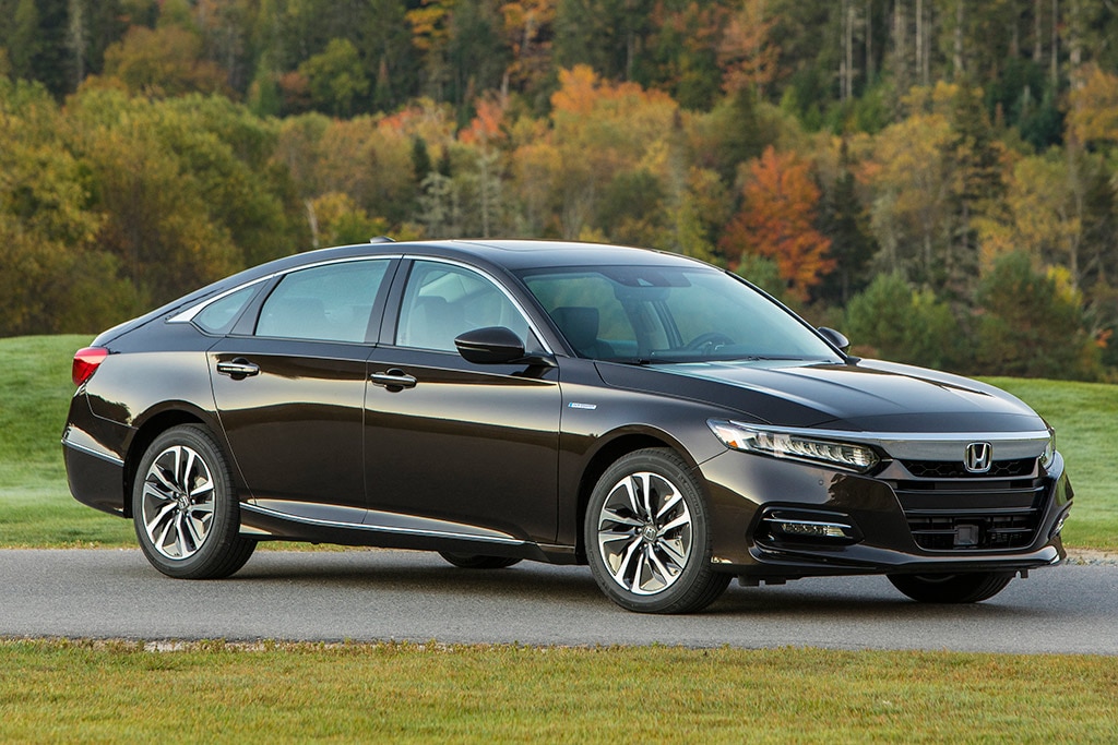 2019-honda-accord-hybrid-new-car-review-autotrader