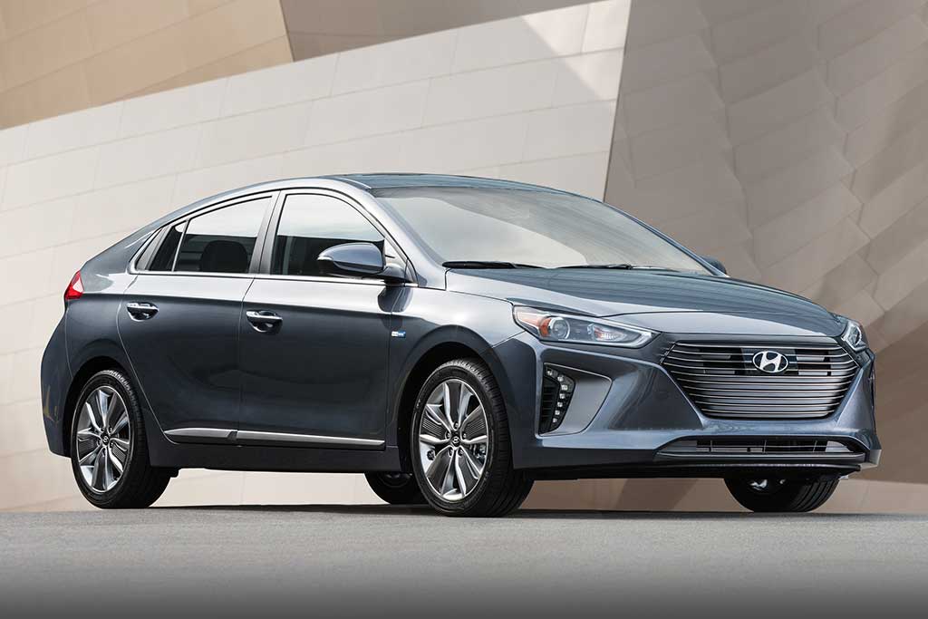 2019 Hyundai Ioniq Review - Autotrader