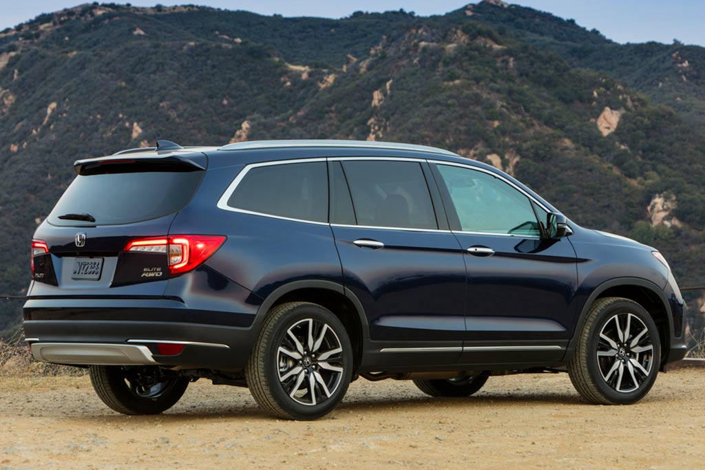 2020 Honda Pilot vs. 2020 Acura MDX What