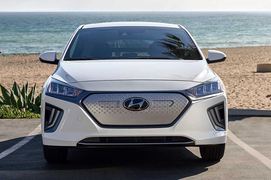 2020 Hyundai Ioniq Review - Autotrader