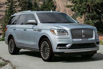 Research 2021
                  Lincoln Navigator L pictures, prices and reviews