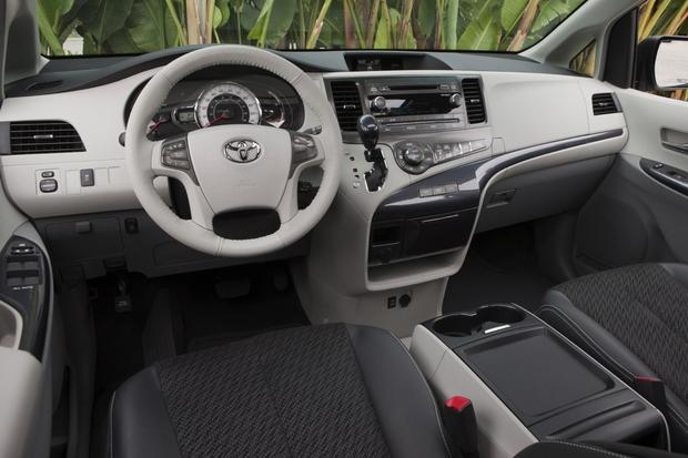 2014 toyota sienna limited awd