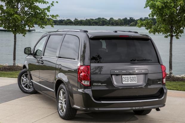 Difference between dodge caravan and chrysler town and hot sale country