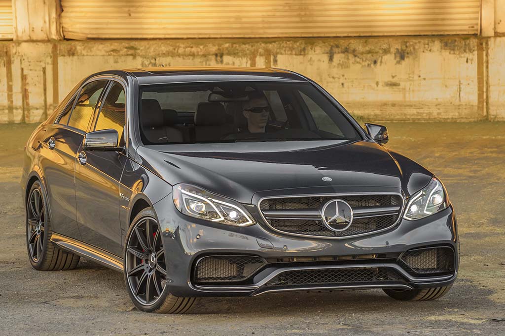 16 Bmw 5 Series Vs 16 Mercedes Benz E Class Which Is Better Autotrader