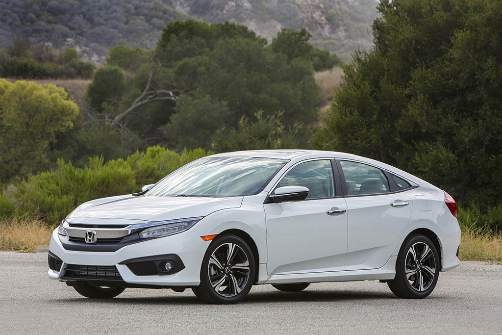 2017 Honda Civic Hatchback vs. Civic Sedan: What's the Difference