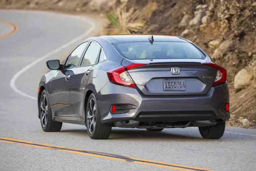2017 Honda Civic Hatchback vs. Civic Sedan: What's the Difference