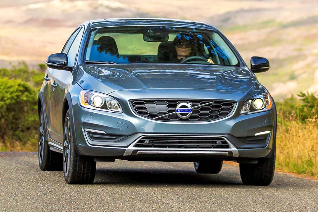 18 Volvo S60 Cross Country New Car Review Autotrader