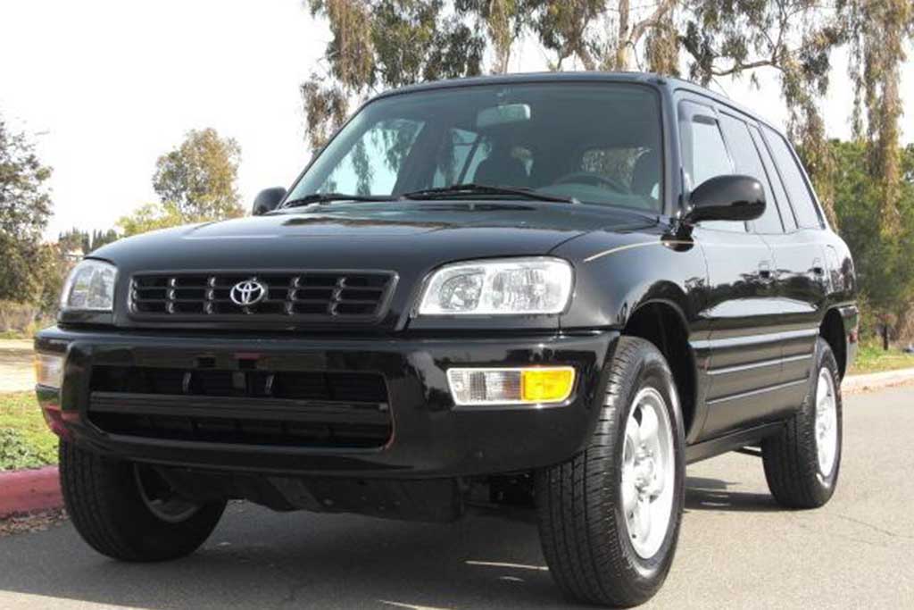 Autotrader Find 2000 Toyota RAV4 With 25,000 Miles Autotrader