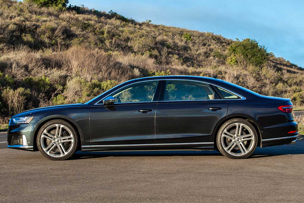 2020 Audi S8 Review - Autotrader