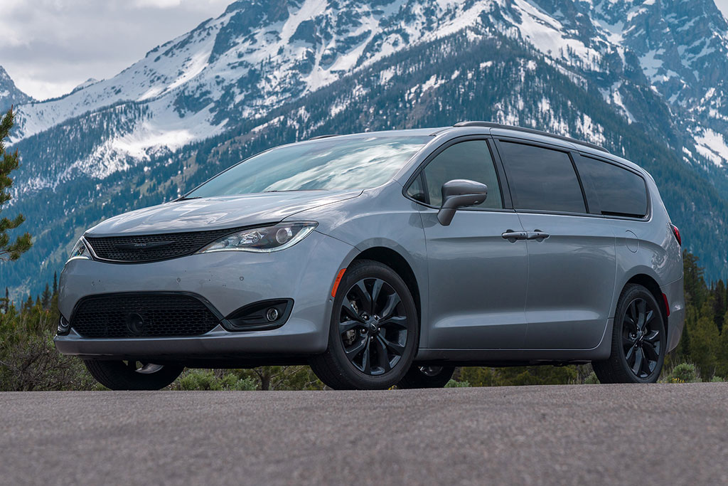 2021 Chrysler Pacifica Pinnacle front left