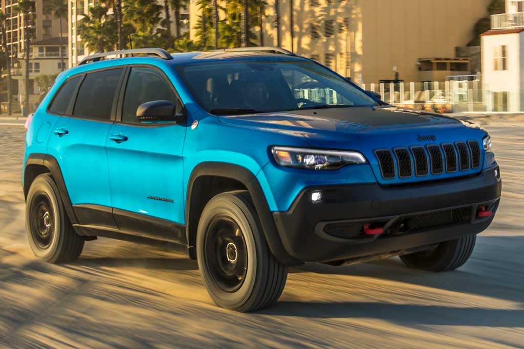 2020 Toyota RAV4 vs. 2020 Jeep Cherokee Which Is Better? Autotrader