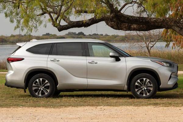 2020 Toyota Highlander vs. 2020 Nissan Pathfinder: Which Is Better