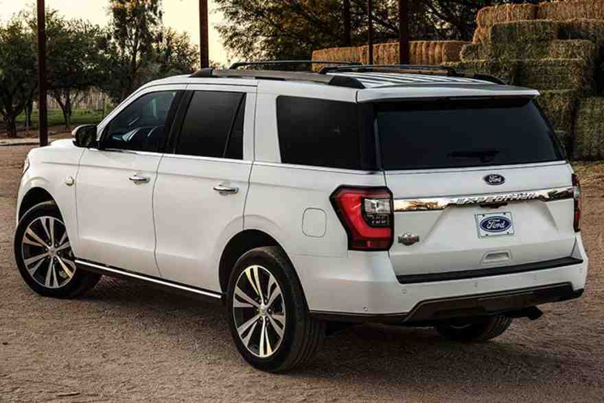 2020 Ford Expedition vs. 2020 Chevrolet Tahoe Which Is Better