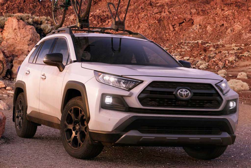 2020 Nissan Rogue vs. 2020 Toyota RAV4 Which Is Better? Autotrader