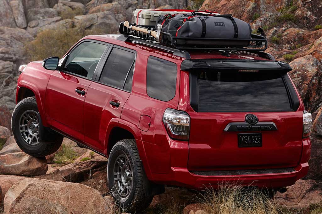 2020 Toyota 4Runner vs. 2020 Lexus GX 460 What