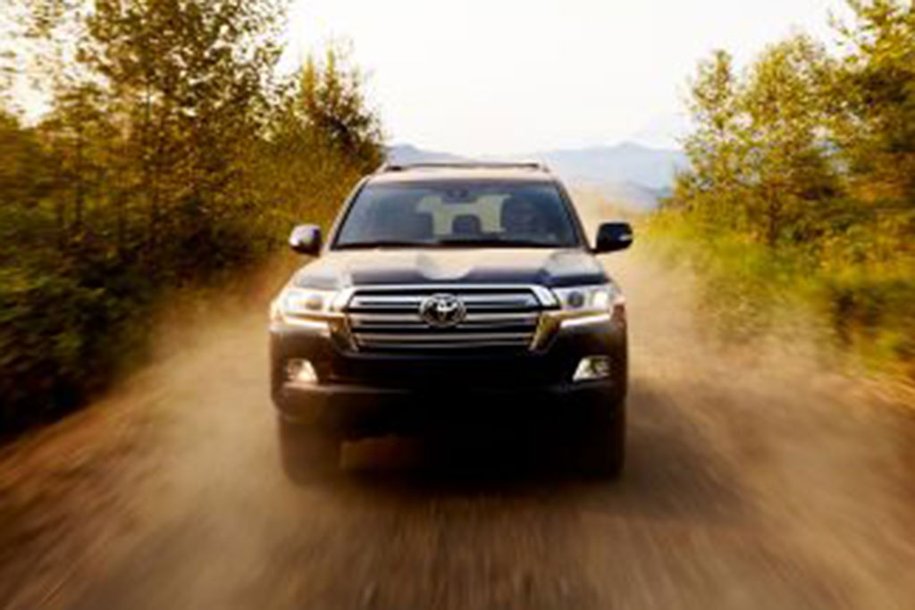 2020 Toyota Land Cruiser vs. 2020 Toyota Sequoia: What's the Difference