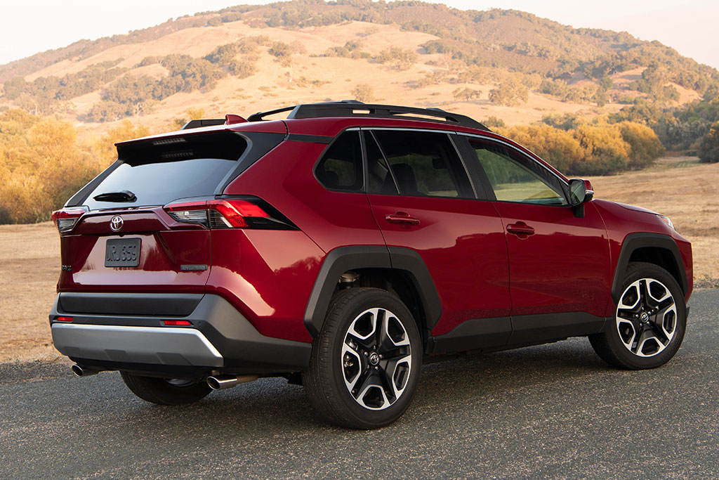 2020 Toyota RAV4 vs. 2020 Jeep Cherokee Which Is Better? Autotrader