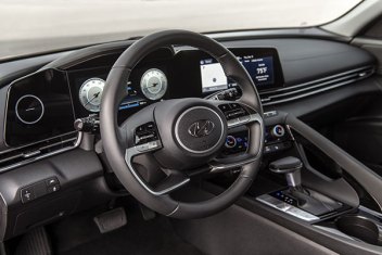 Research 2021
HYUNDAI Elantra pictures, prices and reviews