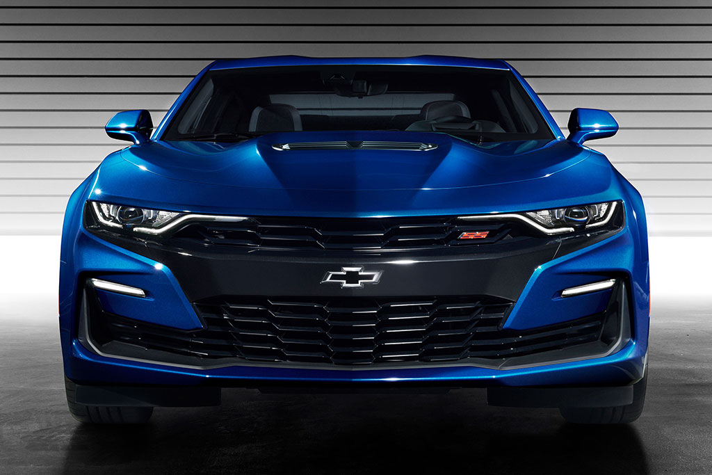 2020-chevrolet-camaro-vs-2020-chevrolet-corvette-what-s-the