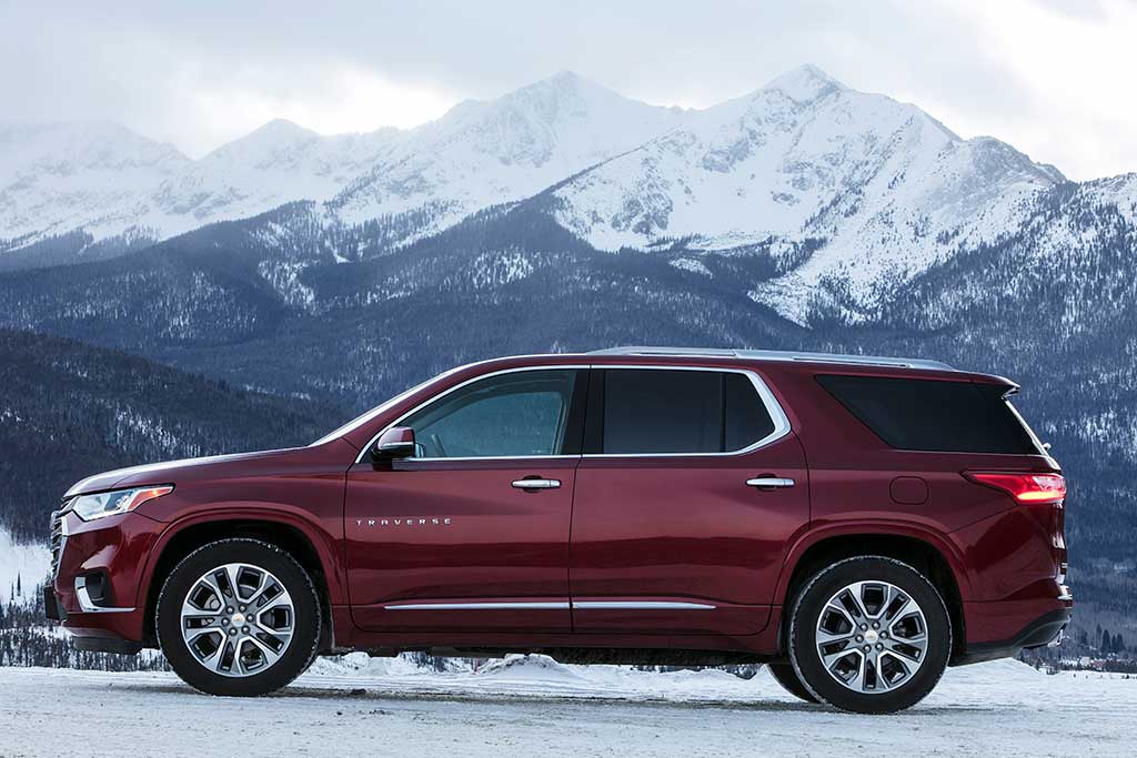 2021 Chevrolet Traverse Profile in Maroon