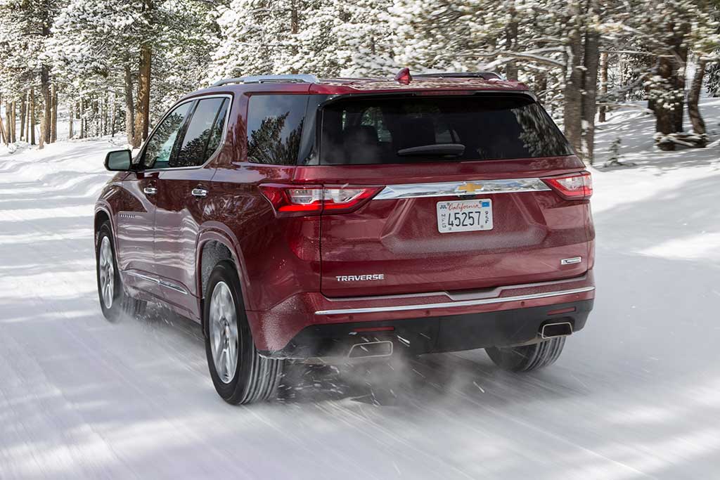 2021 chevrolet traverse review - autotrader