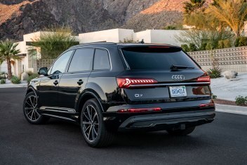 Research 2021
                  AUDI Q7 pictures, prices and reviews