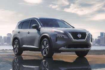 Research 2021
                  NISSAN Rogue Sport pictures, prices and reviews