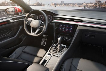 Research 2021
                  VOLKSWAGEN Arteon pictures, prices and reviews