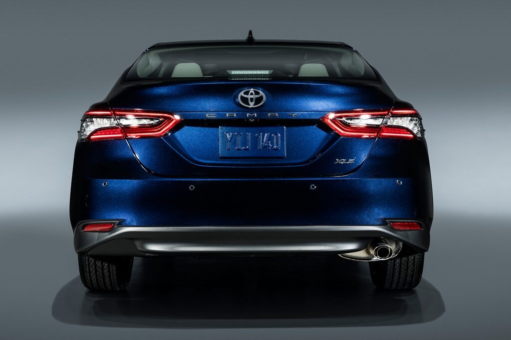 2021 Toyota Camry Review - Autotrader