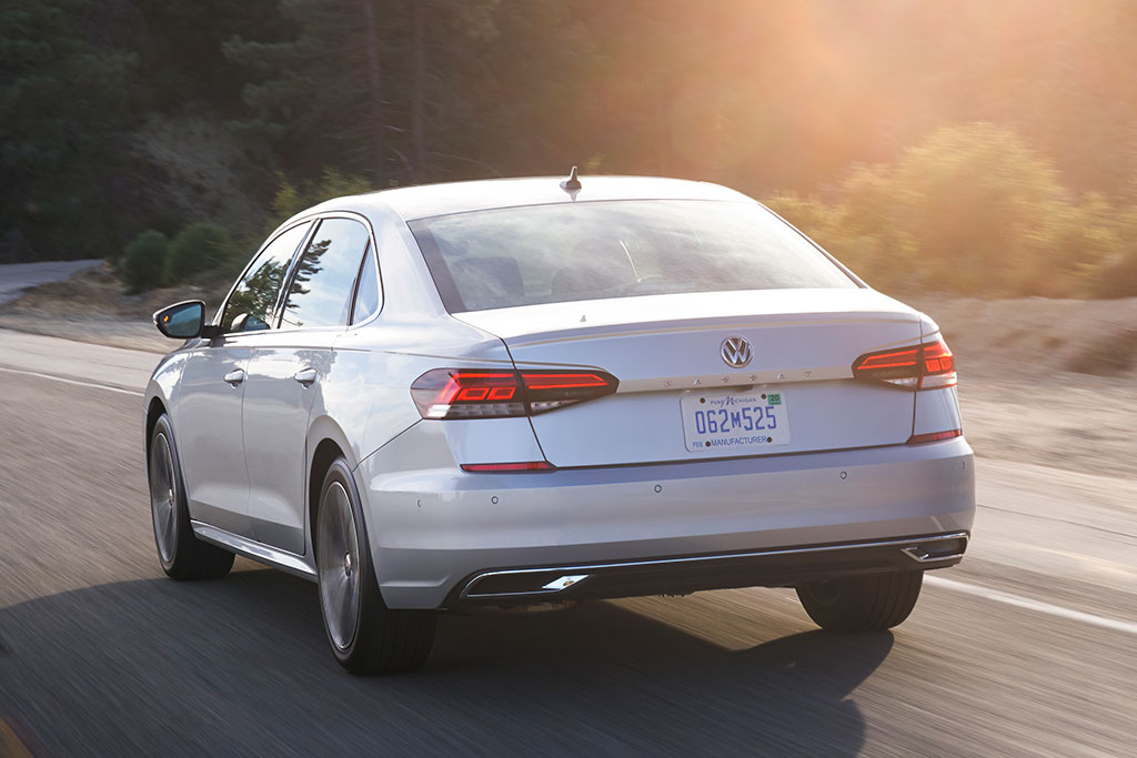 2021 Volkswagen Passat Review - Autotrader