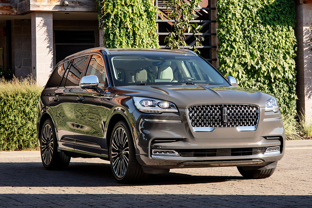 2025 Lincoln Aviator Vs Cadillac Xt6