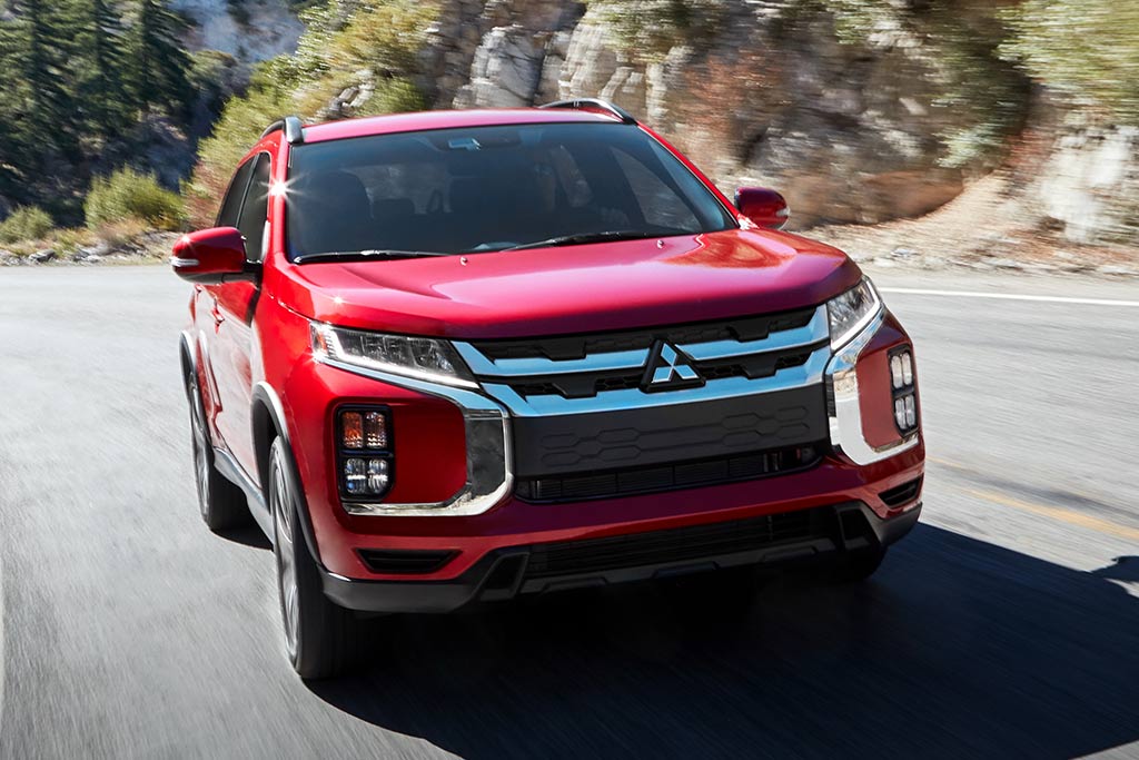 2021-mitsubishi-outlander-sport-delantero-lado-derecho