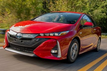 Research 2021
                  TOYOTA Prius Prime pictures, prices and reviews