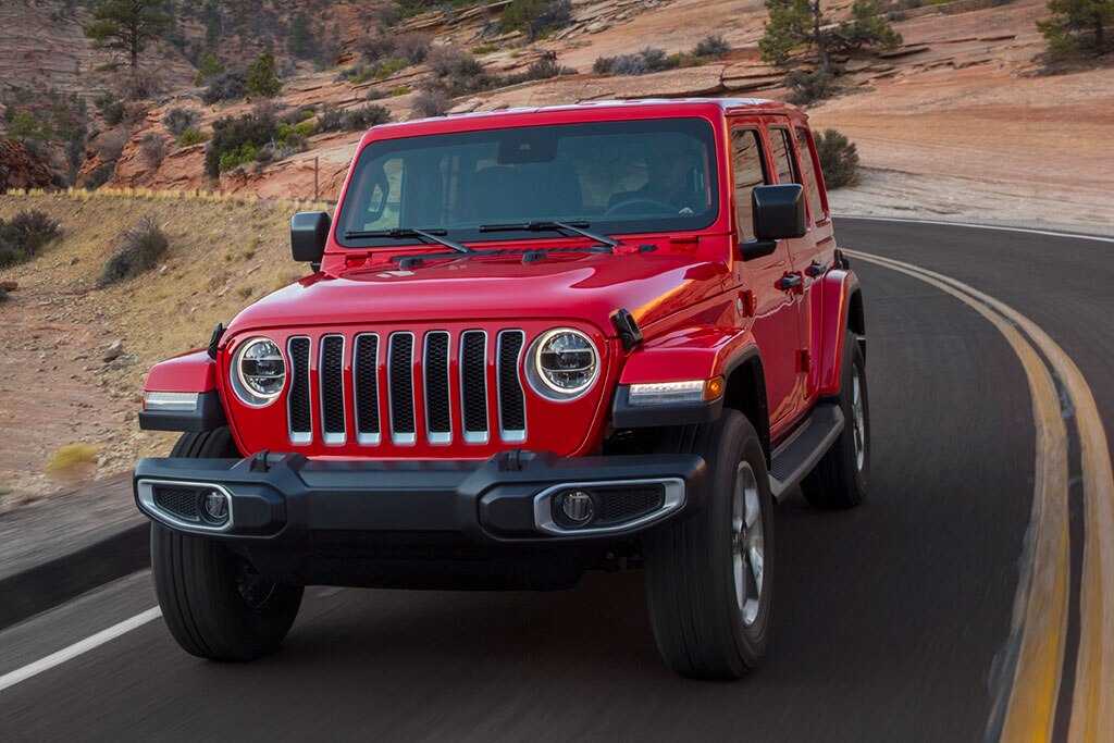 Jeep Wrangler 2020 Lado delantero izquierdo en rojo