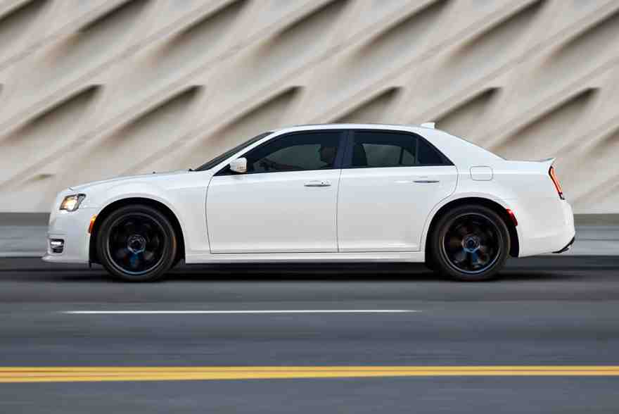 2021 Chrysler 300 Review - Autotrader