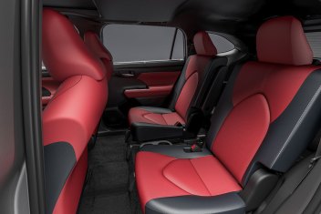 21 Toyota Highlander Hybrid Review Autotrader