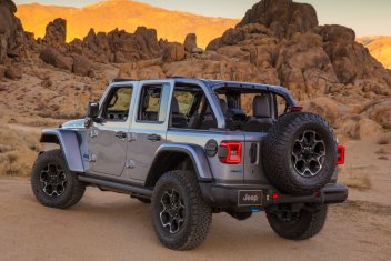 21 Jeep Wrangler 4xe Phev First Look Autotrader