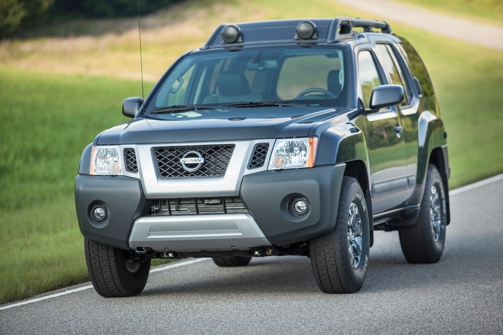 2015 Nissan Xterra Lado delantero izquierdo en gris