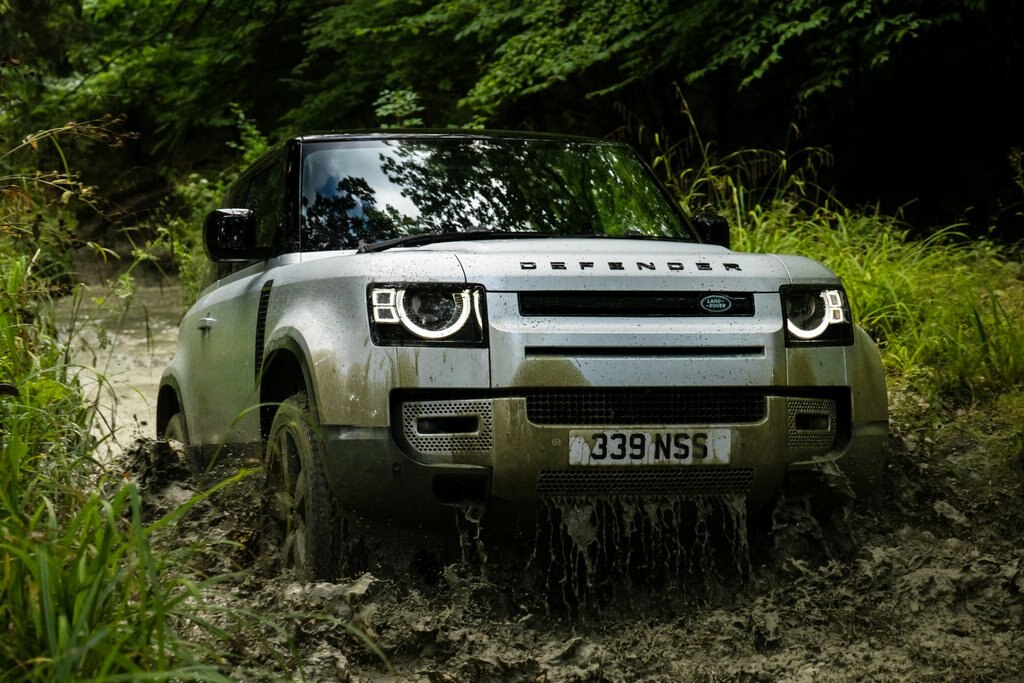 Land Rover Defender V8 review: supercharged 4x4 tested Reviews