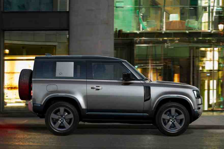 2021 Land Rover Defender Review - Autotrader