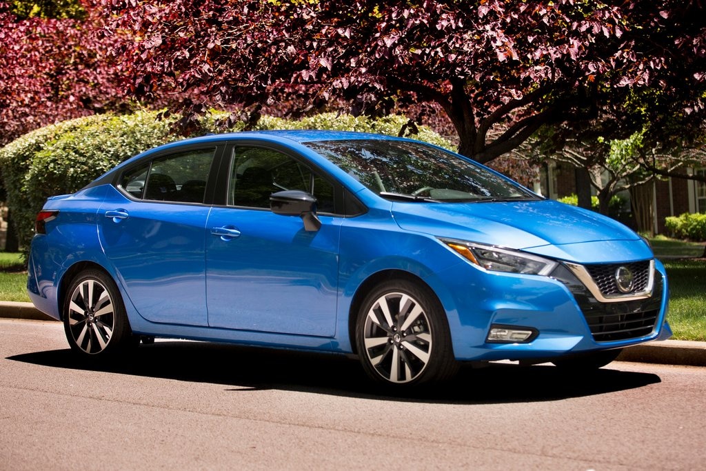 Nissan versa 2021
