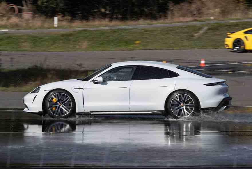 2021 Porsche Taycan Review 2021 Porsche Taycan Review