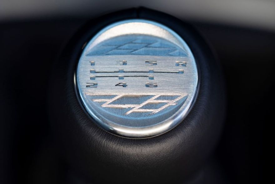 V-Series-Blackwing-Shifter-Knob-manual.jpg?resize=880,588&strip=all