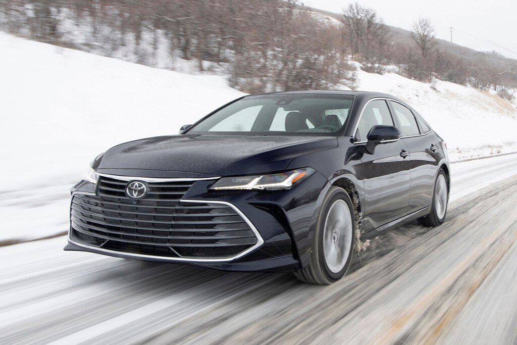 2021 Toyota Avalon Hybrid Review - Autotrader