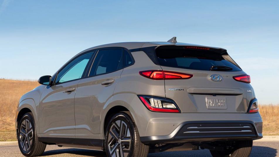 5 Mistakes to Avoid When Buying an Electric Car