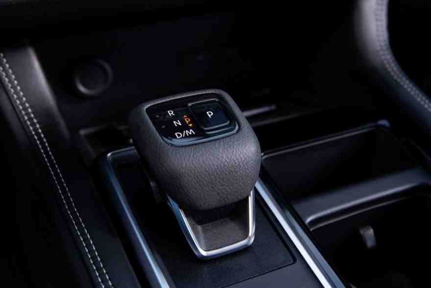 2022-nissan-pathfinder-shifter