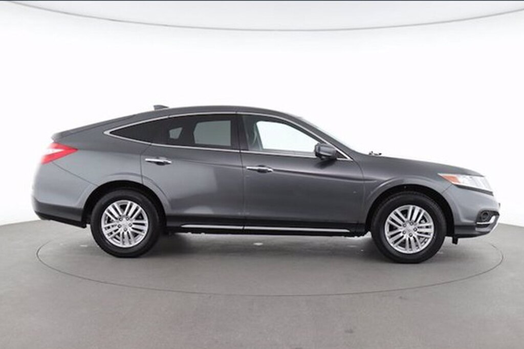 The Honda Crosstour Was Weird, and Yet It's an Amazing Used Buy